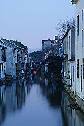 《怪物猎人：崛起》Steam多半好评 键鼠操作反人类 在线峰值超9万